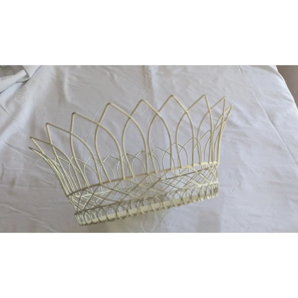 Vintage Cream Wire Scalloped Oval Basket Mesh Base Farmhouse Decor